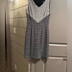 Like new 3-season dress from White House Black Market.  Size 0